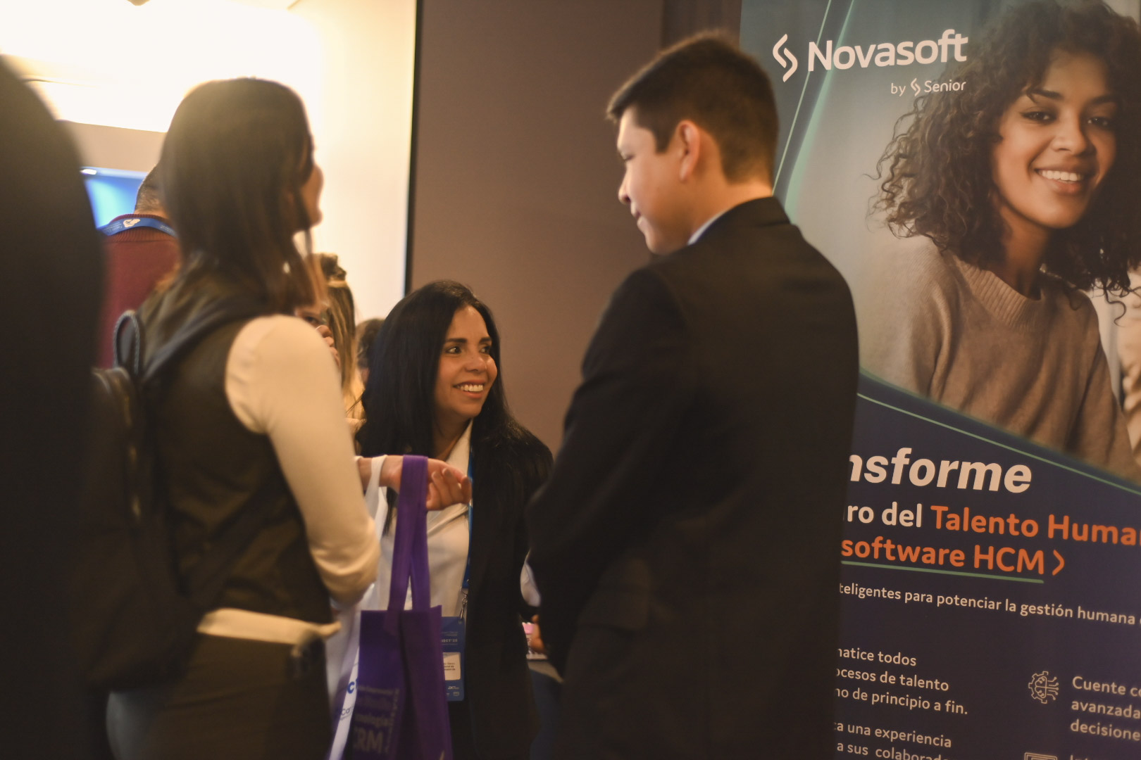 Networking en booth de Novasoft
